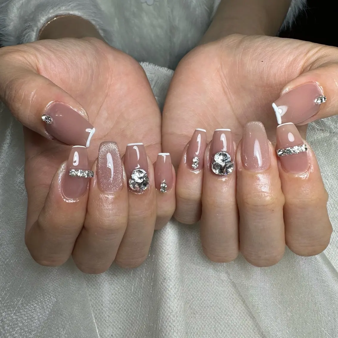 ネイル ハンドネイル 里見 麗のネイルデザイン