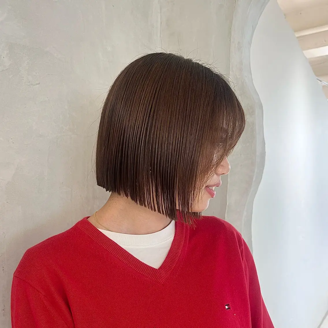 ミディアム 切りっぱなしボブ/ 艶カラー/綾莉のヘアスタイル