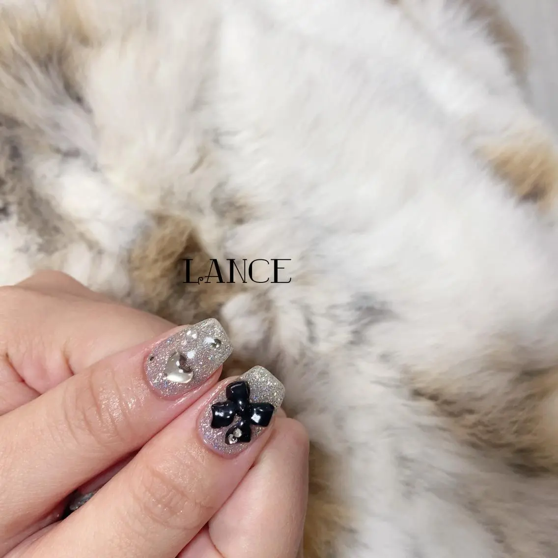 ミディアム ネイル オーロラネイル フレンチネイル ワンホンネイル 冬ネイル ハンドネイル Lance nailのネイルデザイン