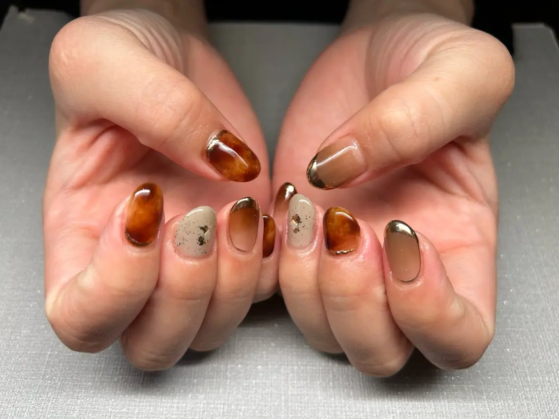 ネイル べっ甲ネイル ハンドネイル Lisa’s Salonのネイルデザイン