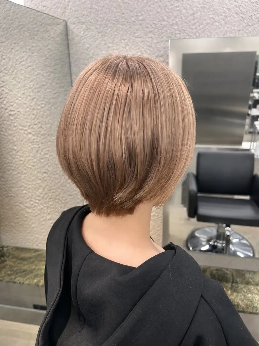 ショート ヘアカラー PELE 栄/カラー ハイトーン/wカラーのヘアスタイル