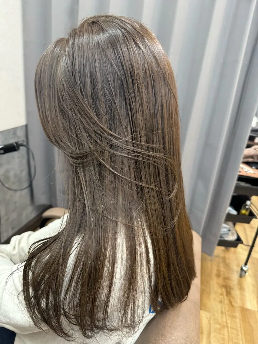 ロング カラー アッシュ アッシュブラウン ブラウンカラー 顔周りカット レイヤーカット reeed konnoのヘアスタイル