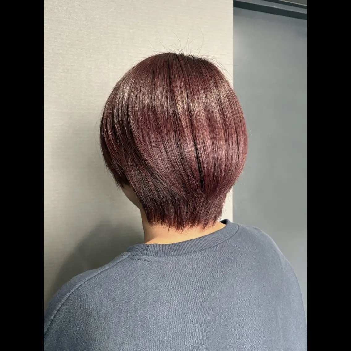 ショート ヘアカラー 彩名/透明感カラー/ レイヤーカットのヘアスタイル