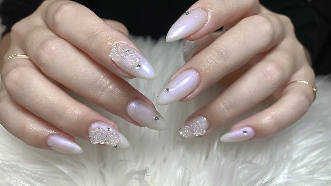 ネイル フレンチネイル ラメ(グリッター) ラメグラデーション マグネットネイル 持ち込み ハンドネイル Unicorn Nail原宿表参道のネイルデザイン