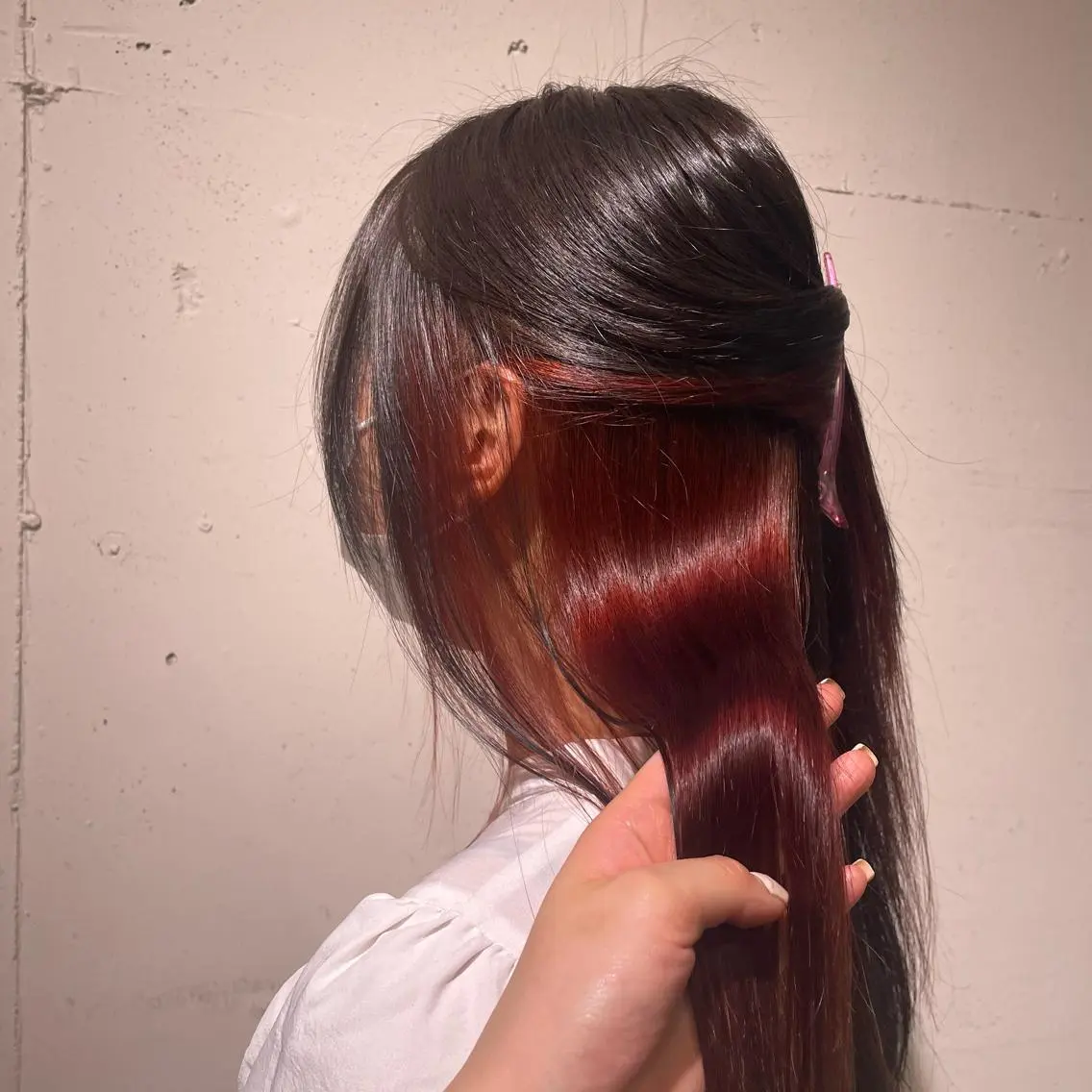 セミロング ヘアカラー 山岸 朱里のヘアスタイル