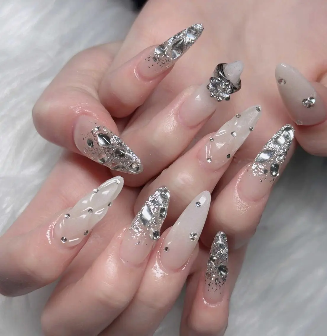 ネイル チークネイル フレンチネイル キラキラネイル 韓国ネイル マグネットネイル ハンドネイル Chibi h.babynailのネイルデザイン
