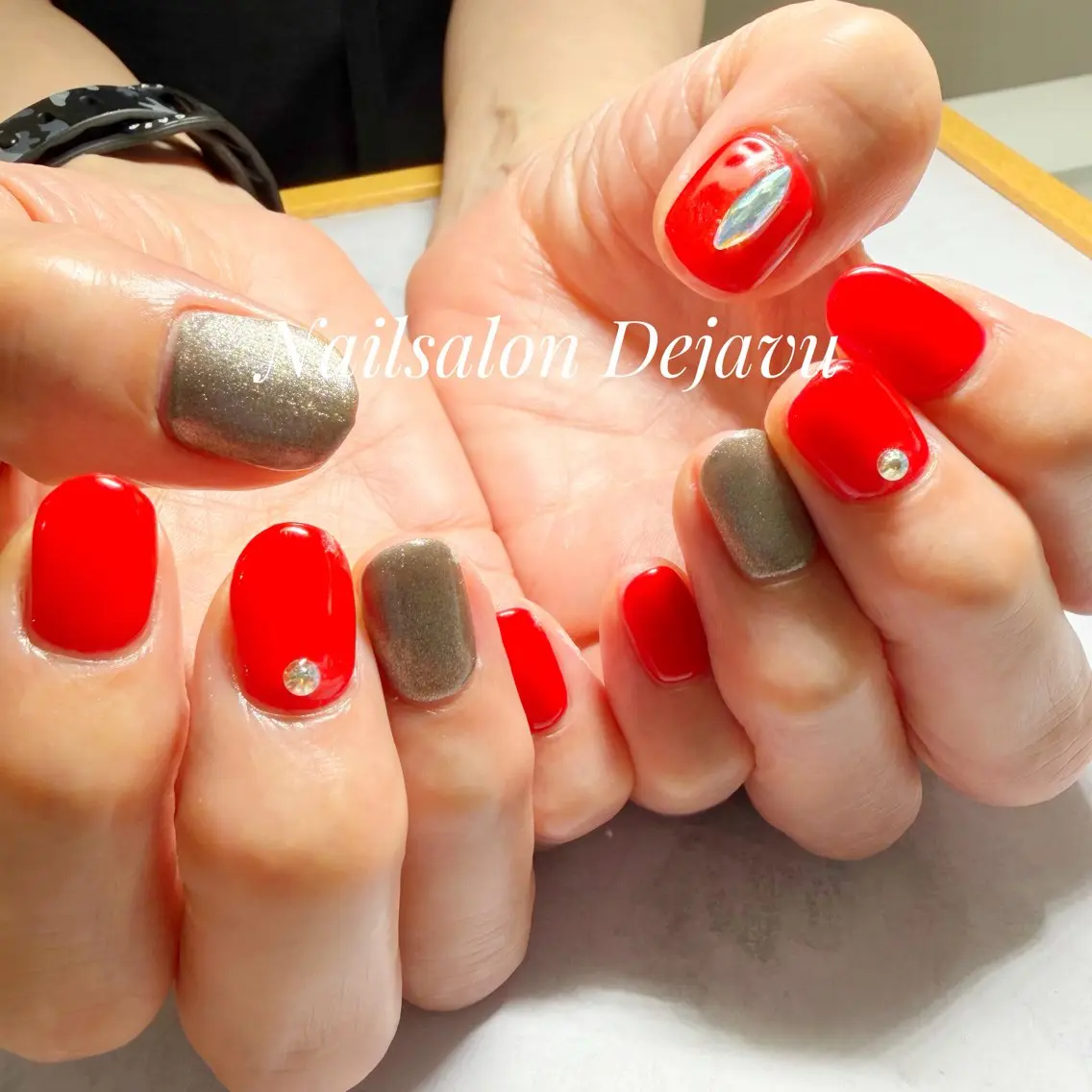 ネイル ワンカラーネイル ストーンネイル ハンドネイル Nail salon Dejavu 🌿のネイルデザイン