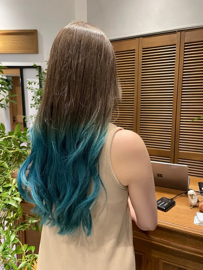 カラー グラデーションカラー ヘアカラー あきば まゆのヘアスタイル