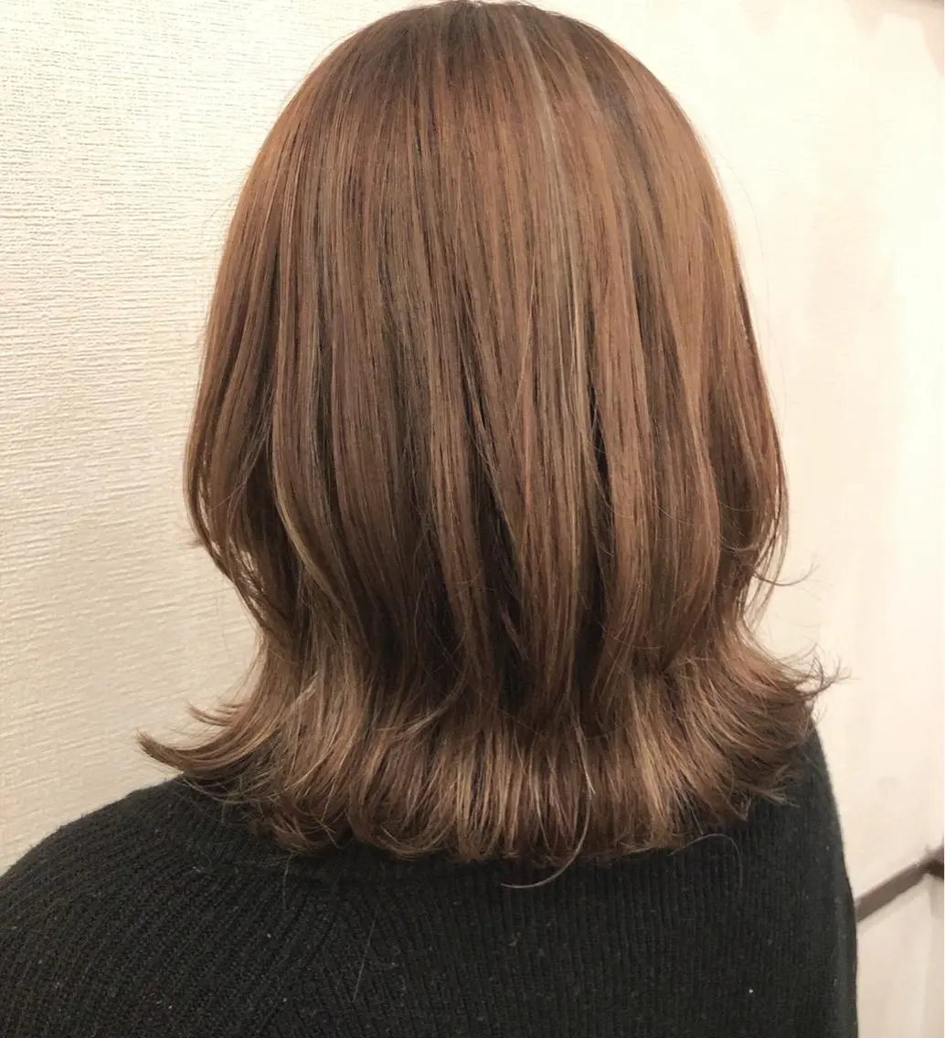 ミディアム くびれヘア くびれレイヤー レイヤーカット Annie 吉田 裕美のヘアスタイル
