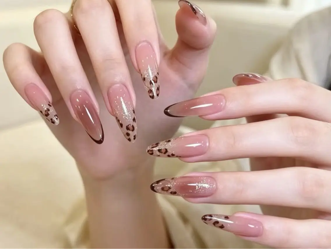 ネイル アートネイル オーロラネイル チークネイル フレンチネイル ガラスフレンチ ハンドネイル 🎀🎀YooLi Nail Salonのネイルデザイン