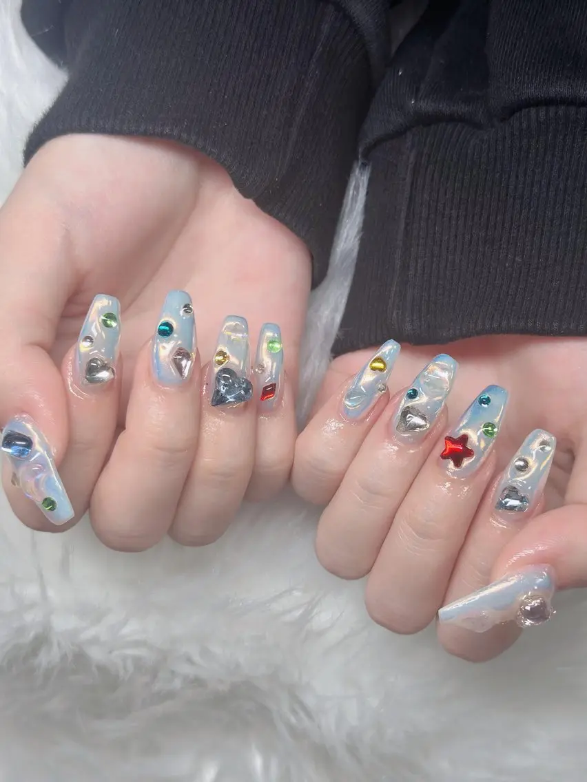 ネイル オーロラネイル フレンチネイル ジェルネイル ハロウィン キラキラネイル H.baby Nail Salonのネイルデザイン