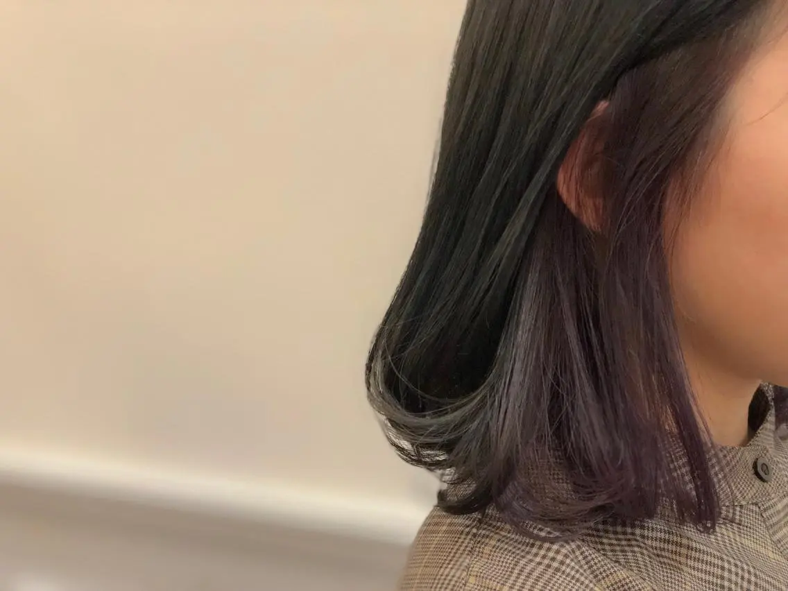 ミディアム カラー ダークグレー ラベンダーカラー ひろせ かなのヘアスタイル