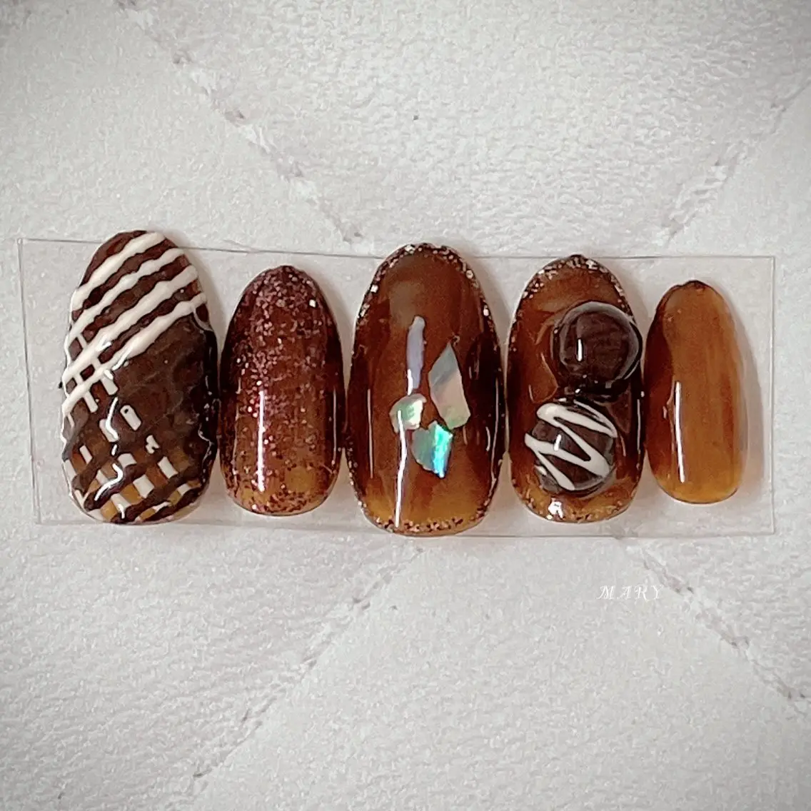 ネイル ブラウン ニュアンスネイル ワンカラーネイル バレンタイン ハンドネイル Mary nail .narumiのネイルデザイン