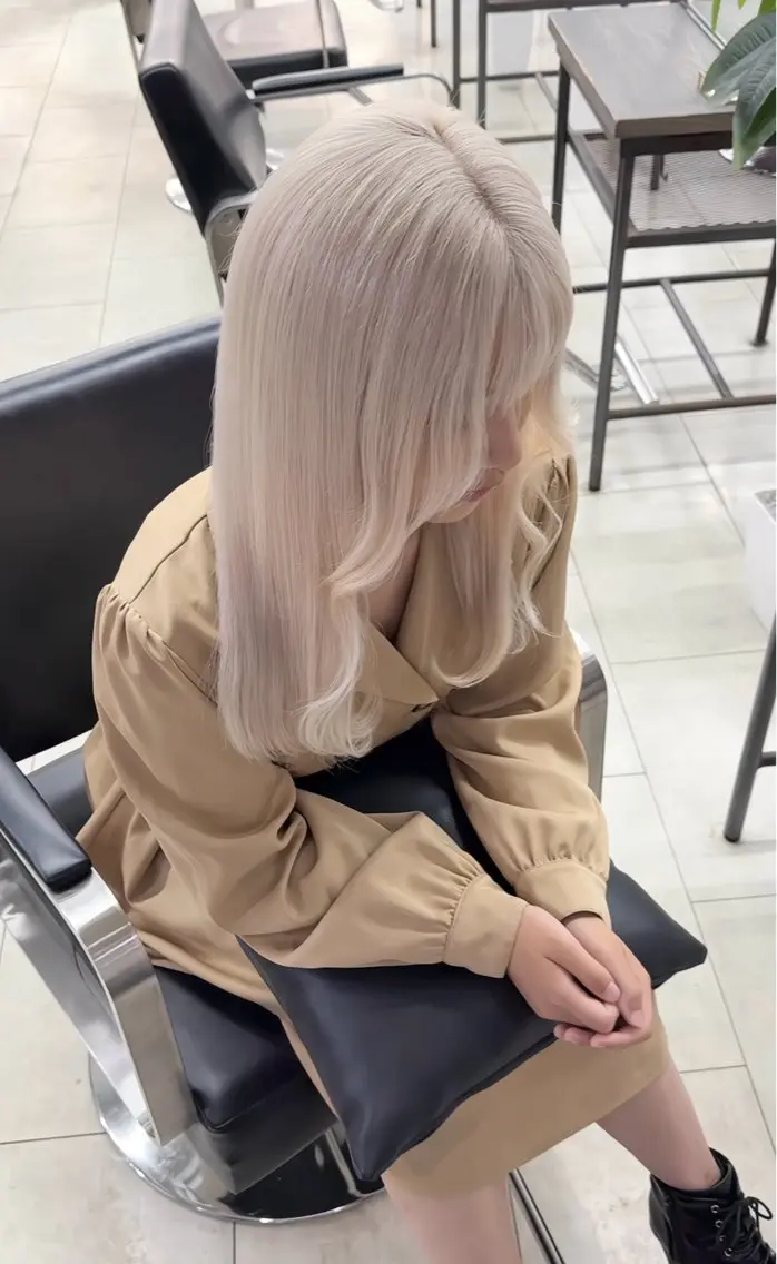 【黒染め履歴にオススメ💡】カット+ブリーチ2回+カラー+トリートメントの写真