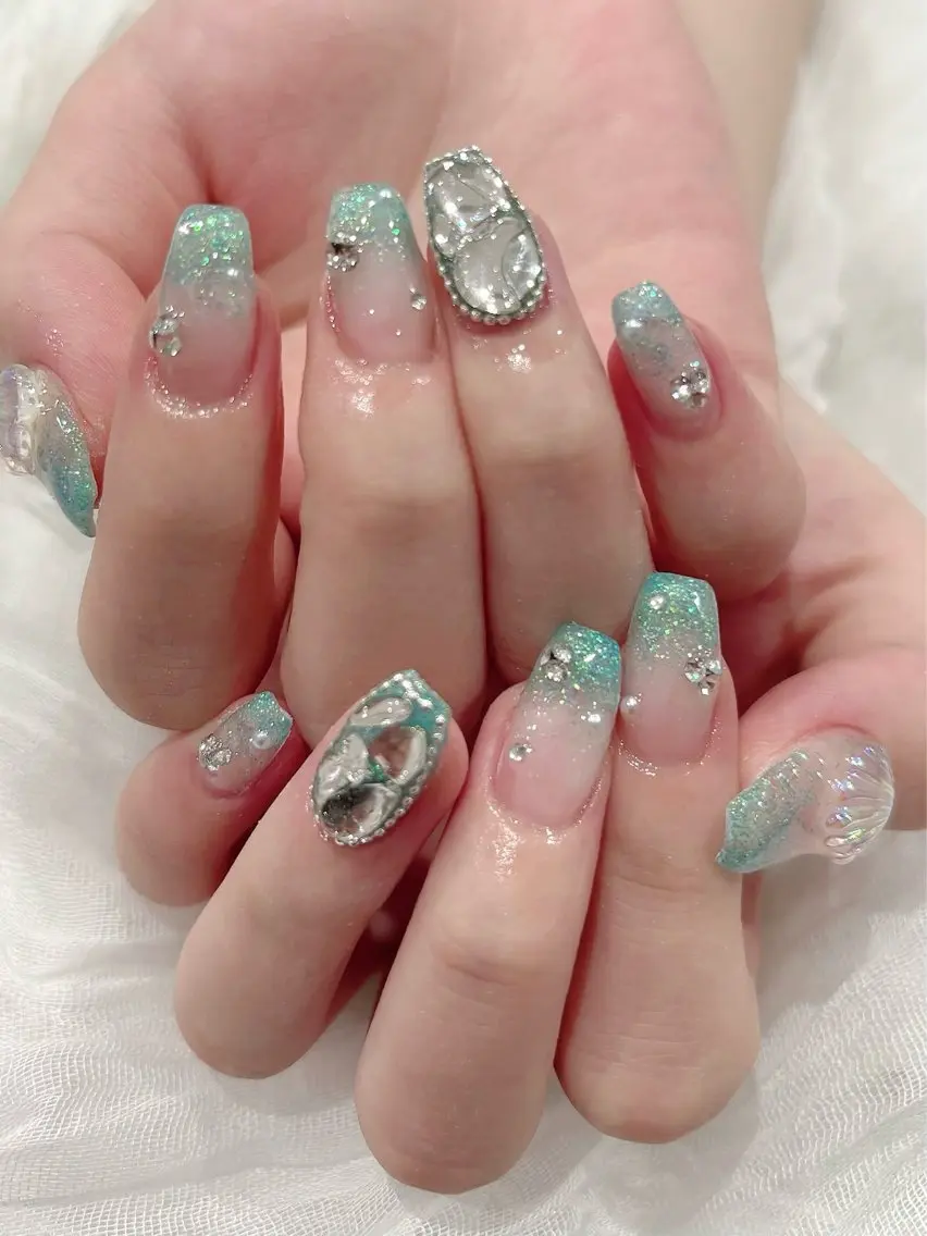 ネイル ハンドネイル ☁️Zir nail ゆい 🧸💛のネイルデザイン