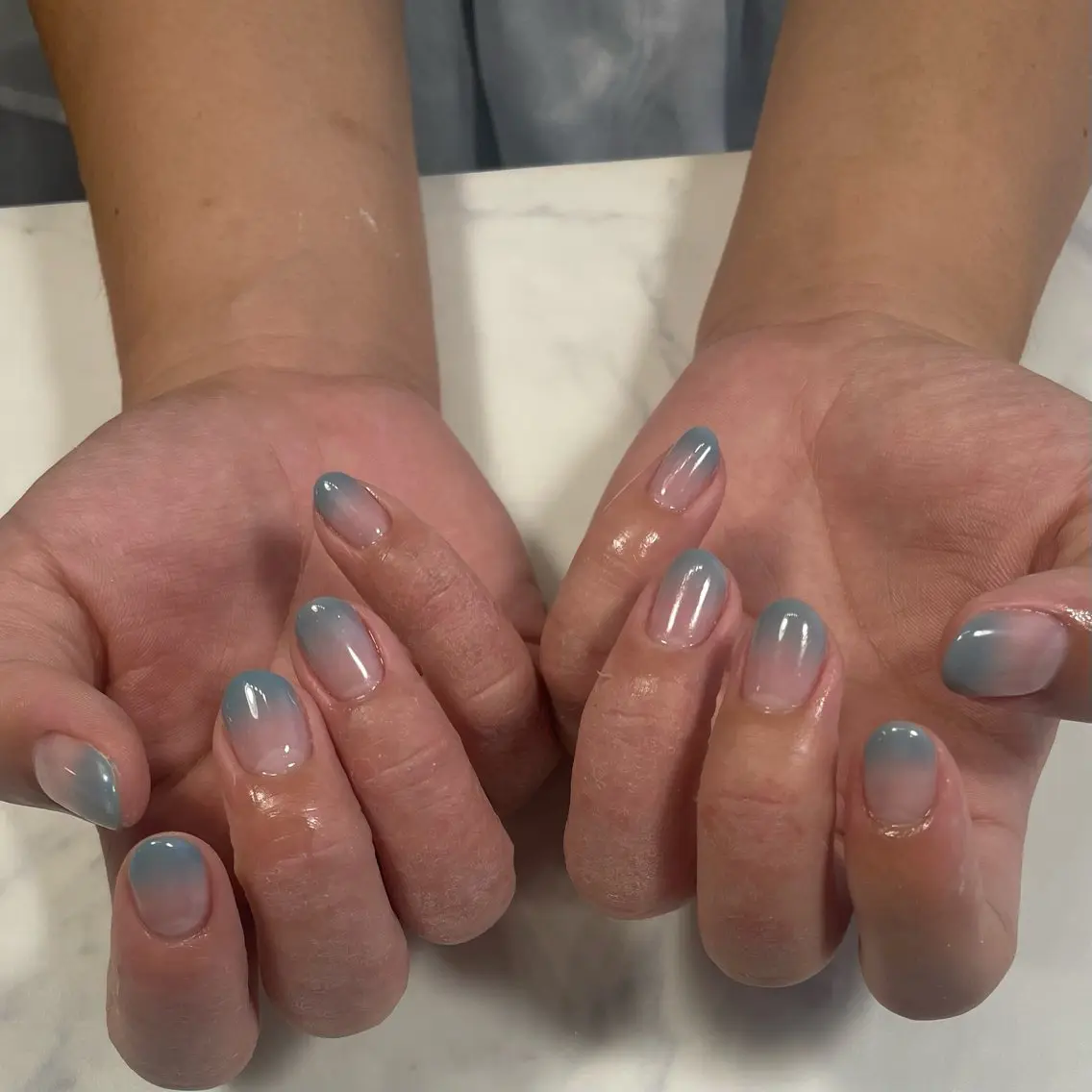 ネイル ブルー グラデーション ハンドネイル 心愛 Knailのネイルデザイン