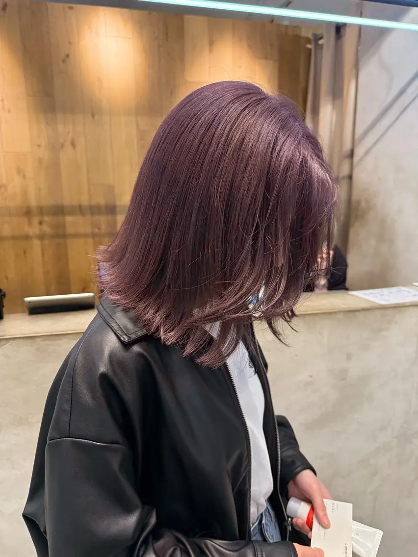 ミディアム カラー ミルクティー× グレージュMOMOのヘアスタイル