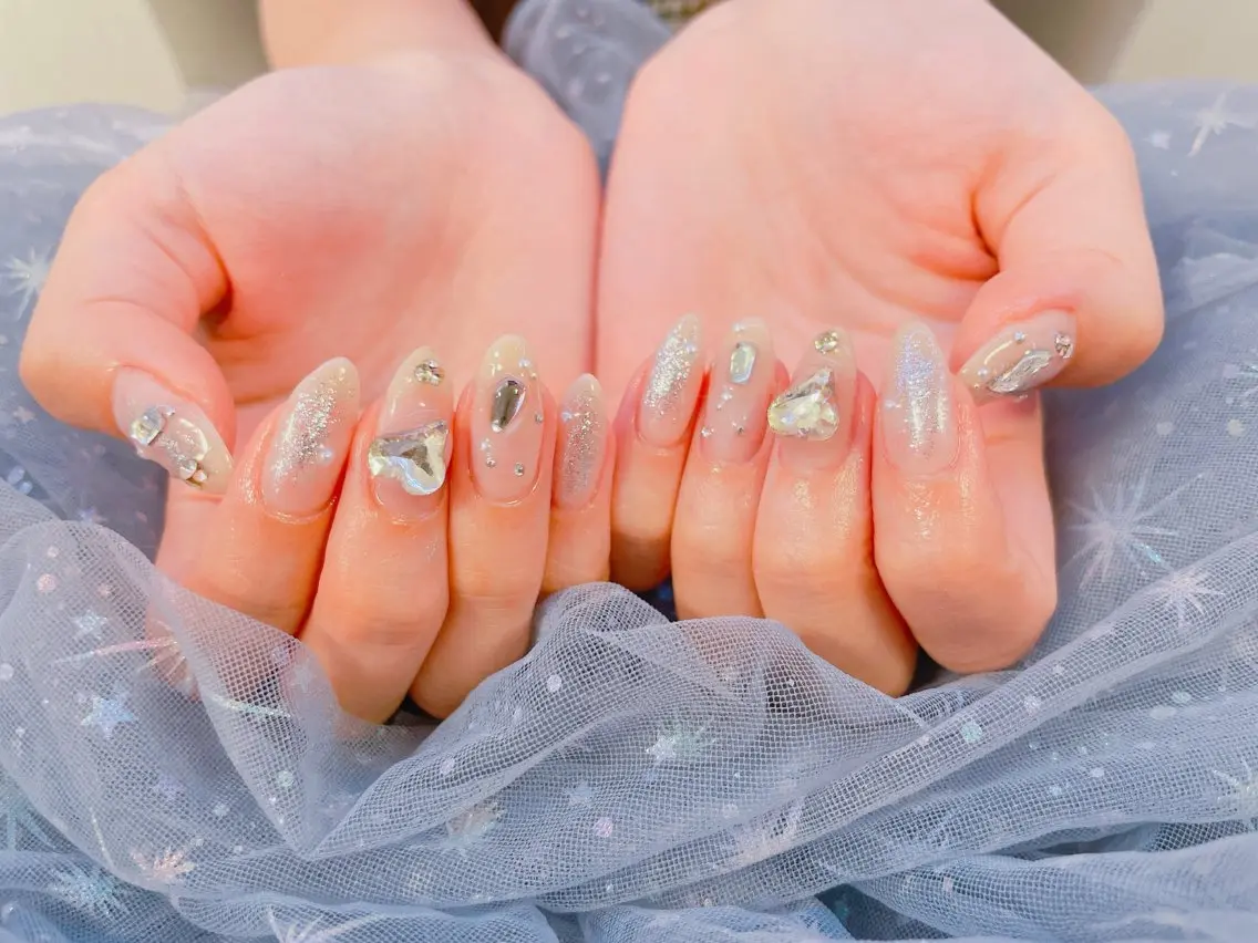 ネイル ジェルネイル ストーンネイル ワンホンネイル 💫ゆか_ Nailartistのネイルデザイン