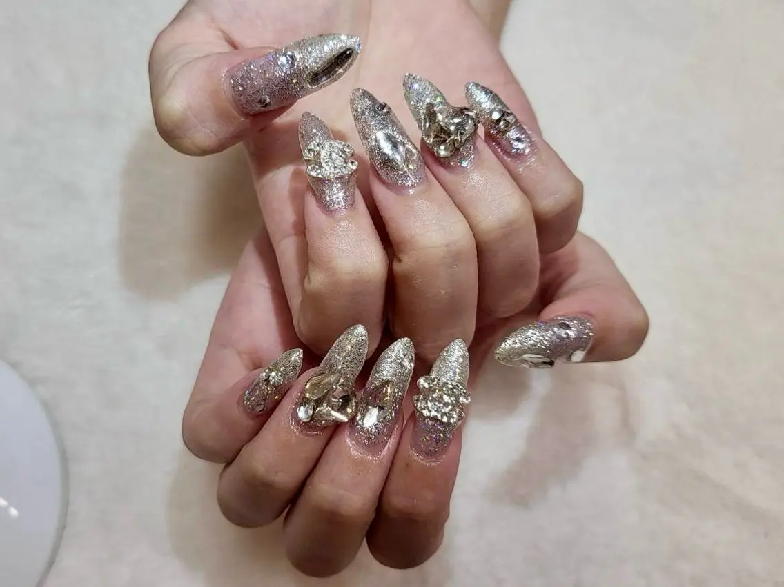 ネイル 長さ出し キラキラネイル ワンホンネイル 心斎橋Salon Epokkuのネイルデザイン