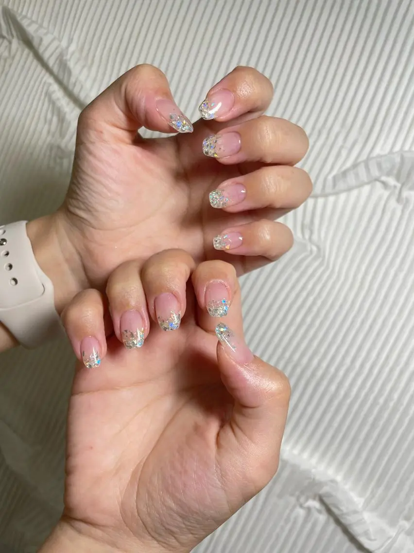 ❕オフ無料❕ガラスフレンチネイル🪞💅の写真