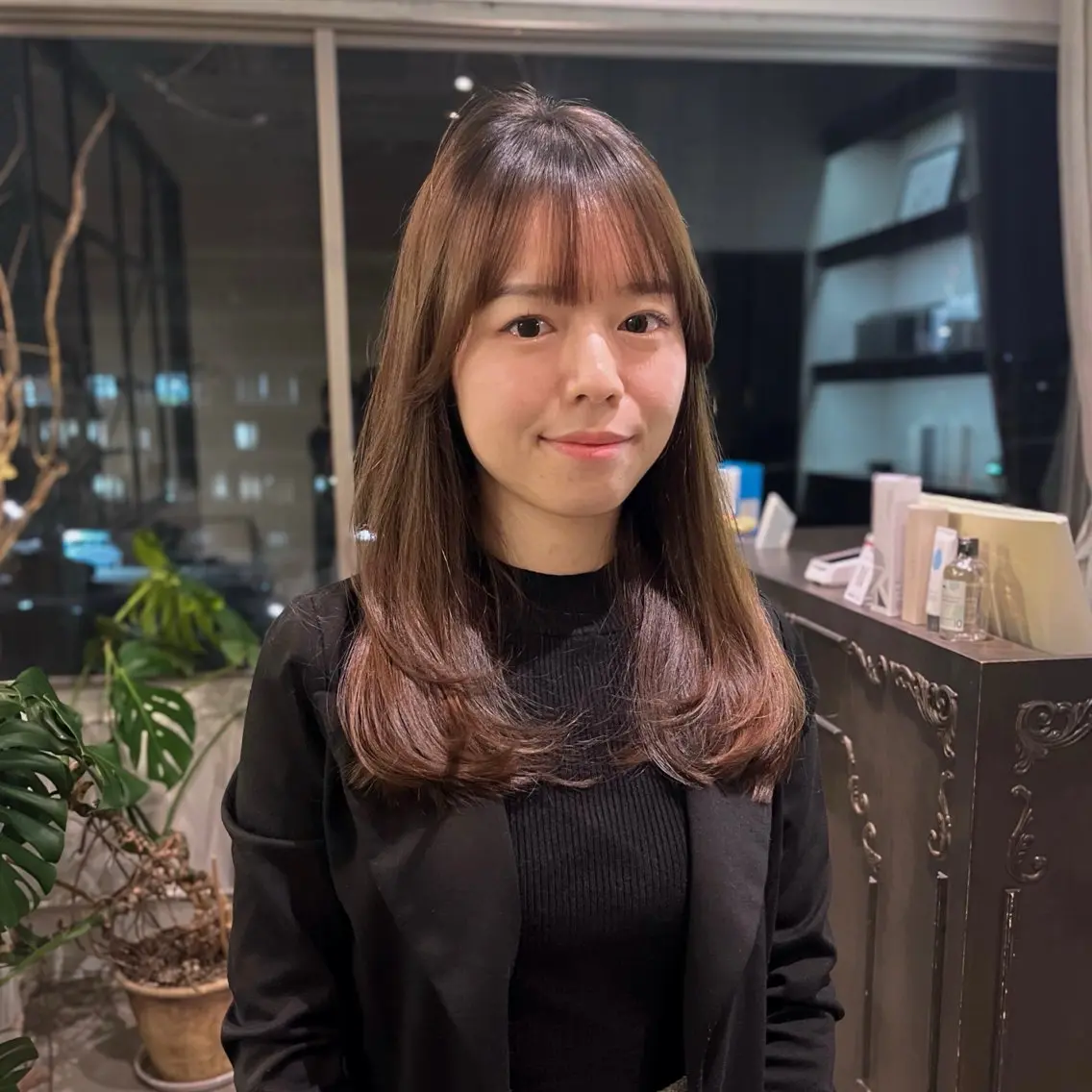 セミロング 金子 絵梨花のヘアスタイル