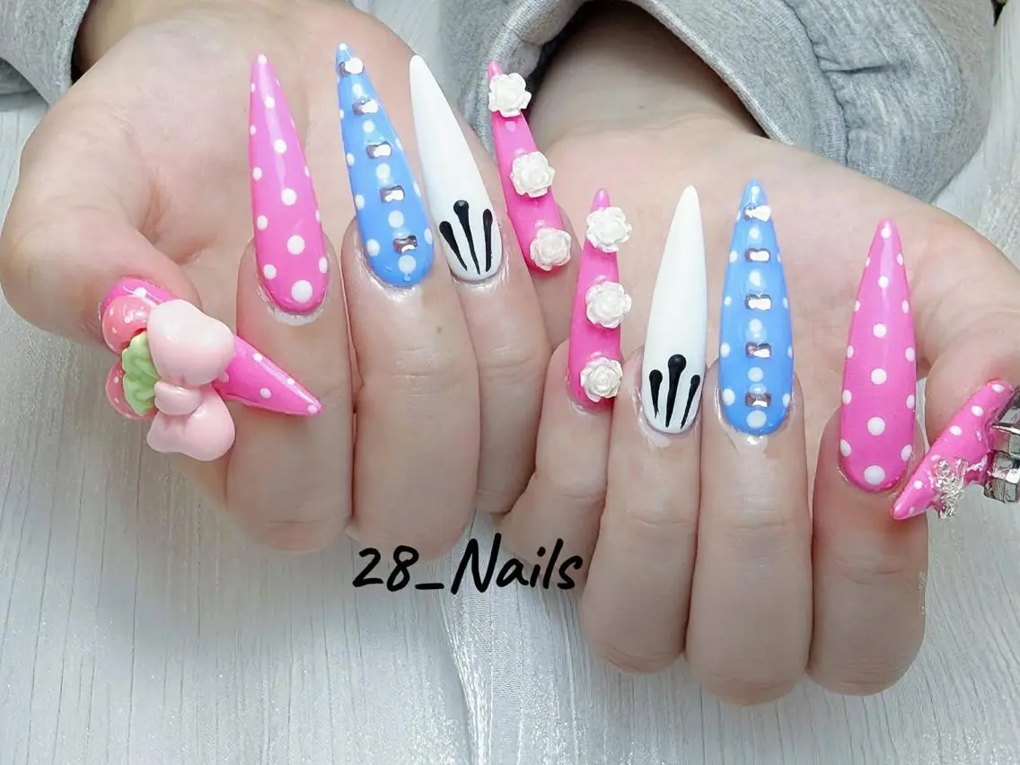 ロング ハンドネイル 28nails .thaoのネイルデザイン