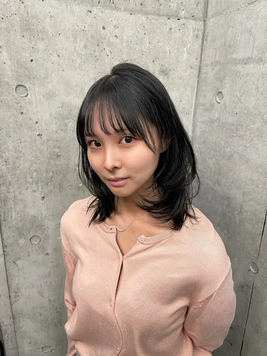 ミディアム カラー 顔周りカット レイヤーカット トリートメント カット ヘアカラー まとまるレイヤー カット/透明感カラーのヘアスタイル