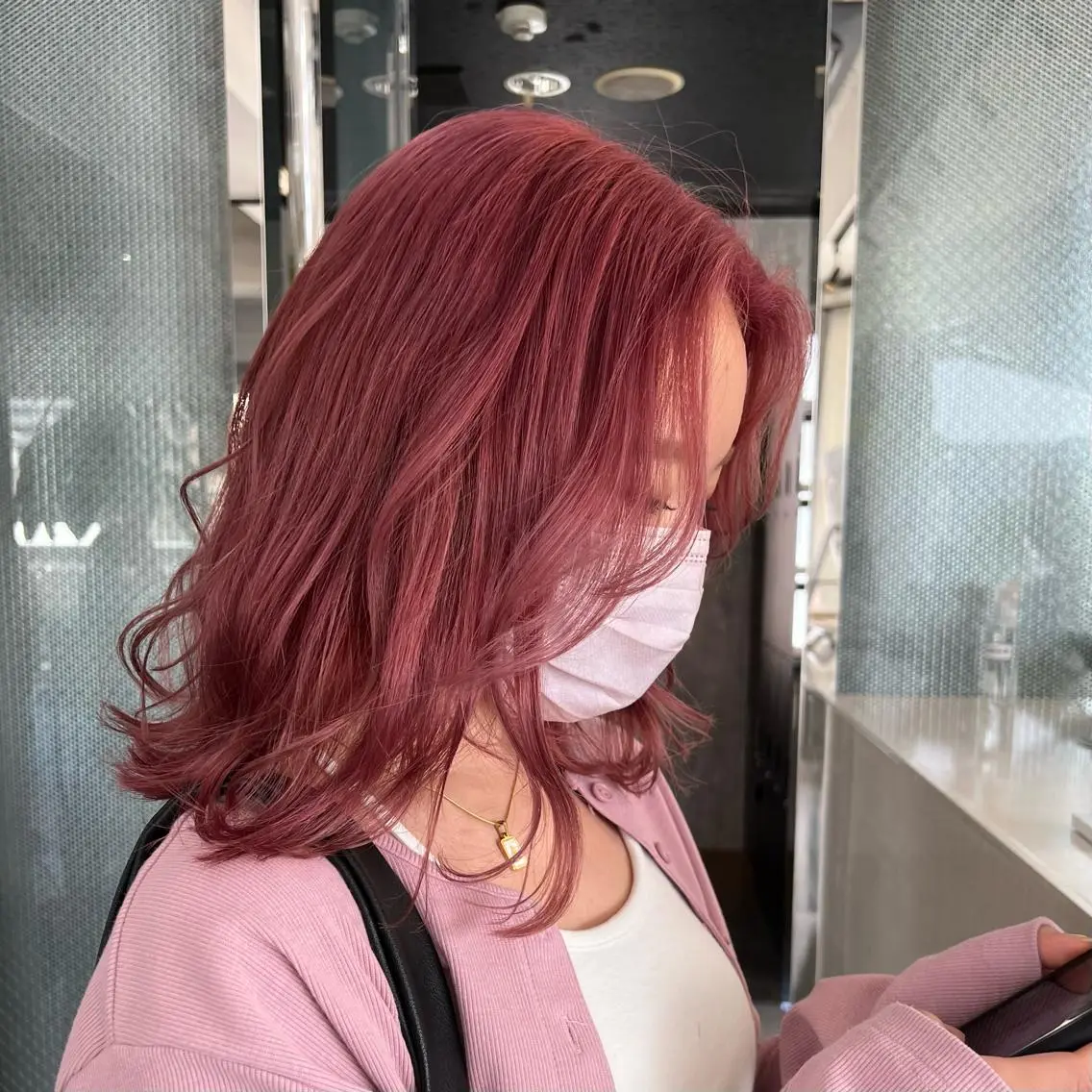 ミディアム カラー ヘアアレンジ ベージュカラー ピンクカラー ピンクベージュ TIDEHAIR SHIHOのヘアスタイル