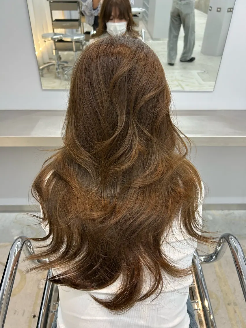 ロング カラー 川﨑 晴菜のヘアスタイル