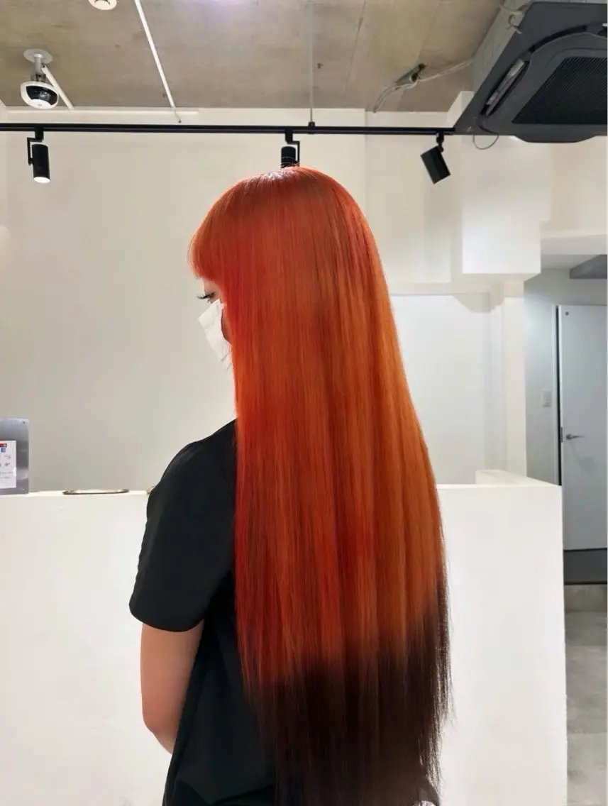 ロング カラー ヘアアレンジ ブリーチ ケアブリーチ ダブルカラー 狐カラー オレンジ ヘアカラー トリートメント 李奈🍒府中/ レイヤー透明感カラーのヘアスタイル