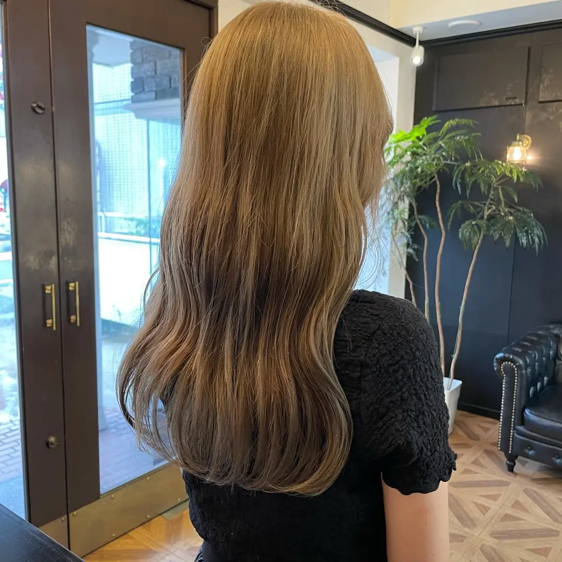 ロング カラー ブリーチ ブロンド ダブルカラー ハイトーンカラー 北山 巴奈のヘアスタイル