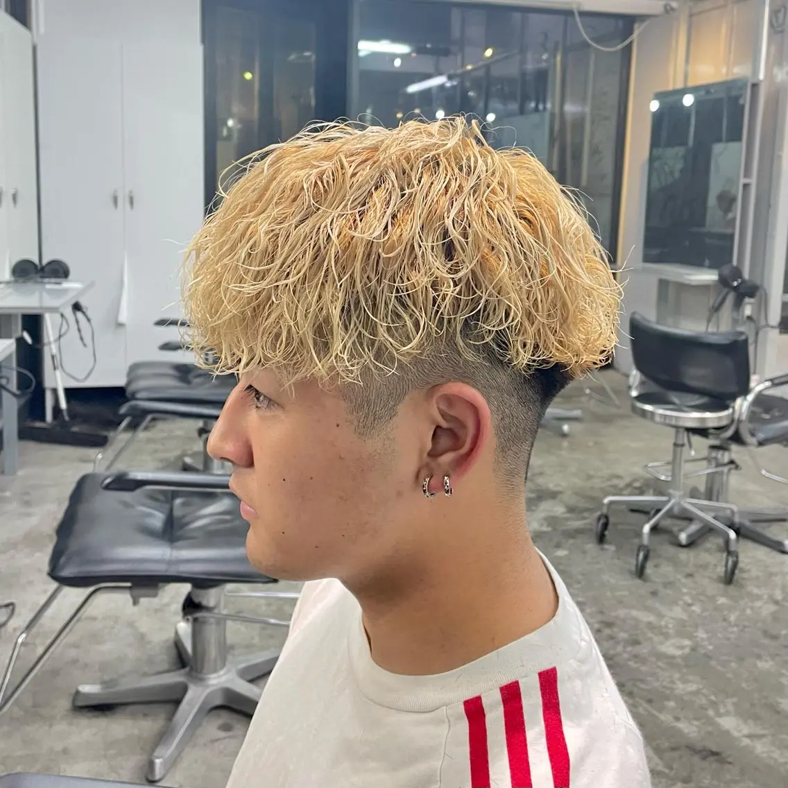 ショート カラー パーマ メンズ メンズブリーチ メンズパーマ ブリーチ カット ヘアカラー パーマ メンズ特化美容師/ 藤戸 椋のヘアスタイル