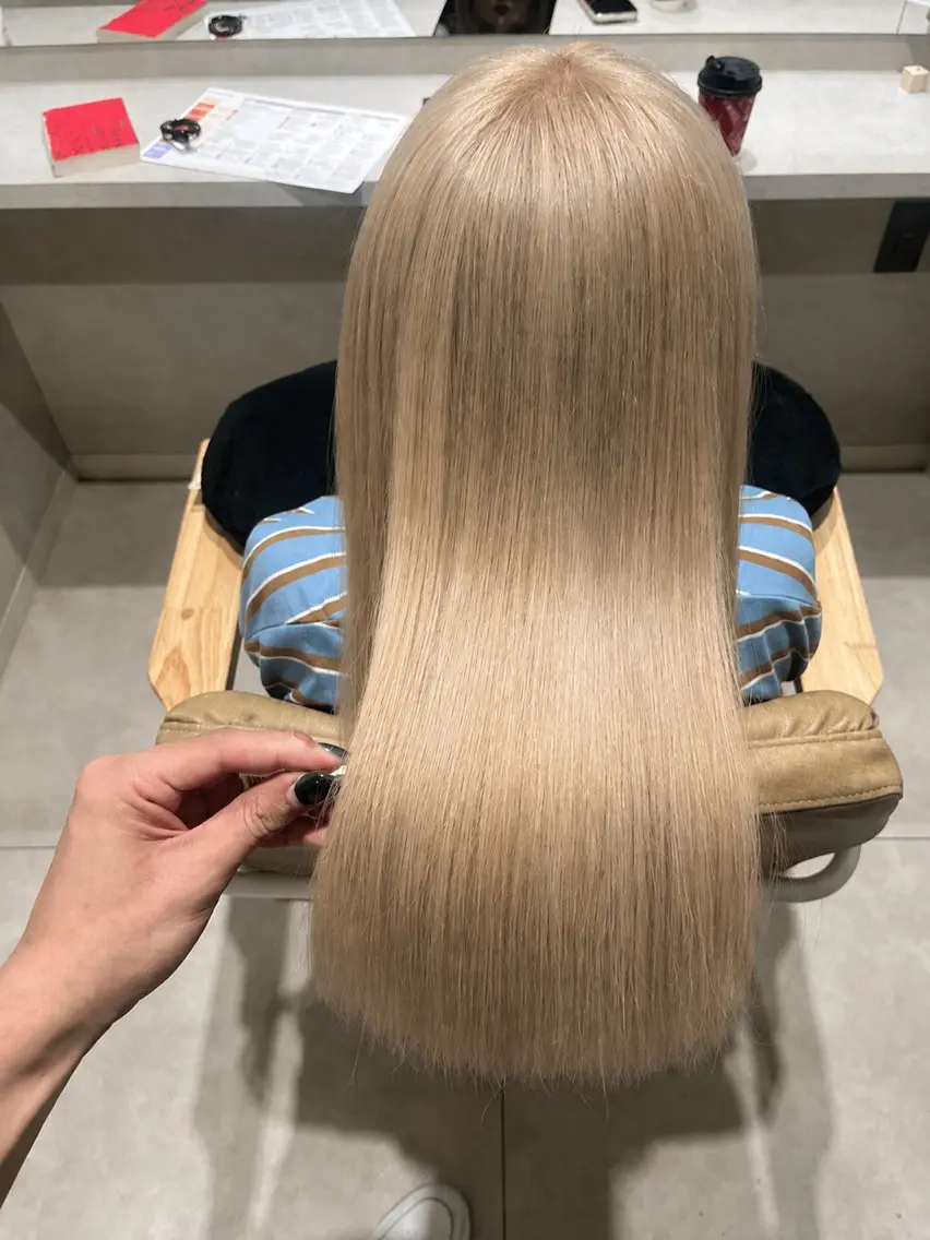 セミロング カラー ブリーチ ブロンド カット ヘアカラー トリートメント 艶感透明感カラー/ 大分 Keigoのヘアスタイル