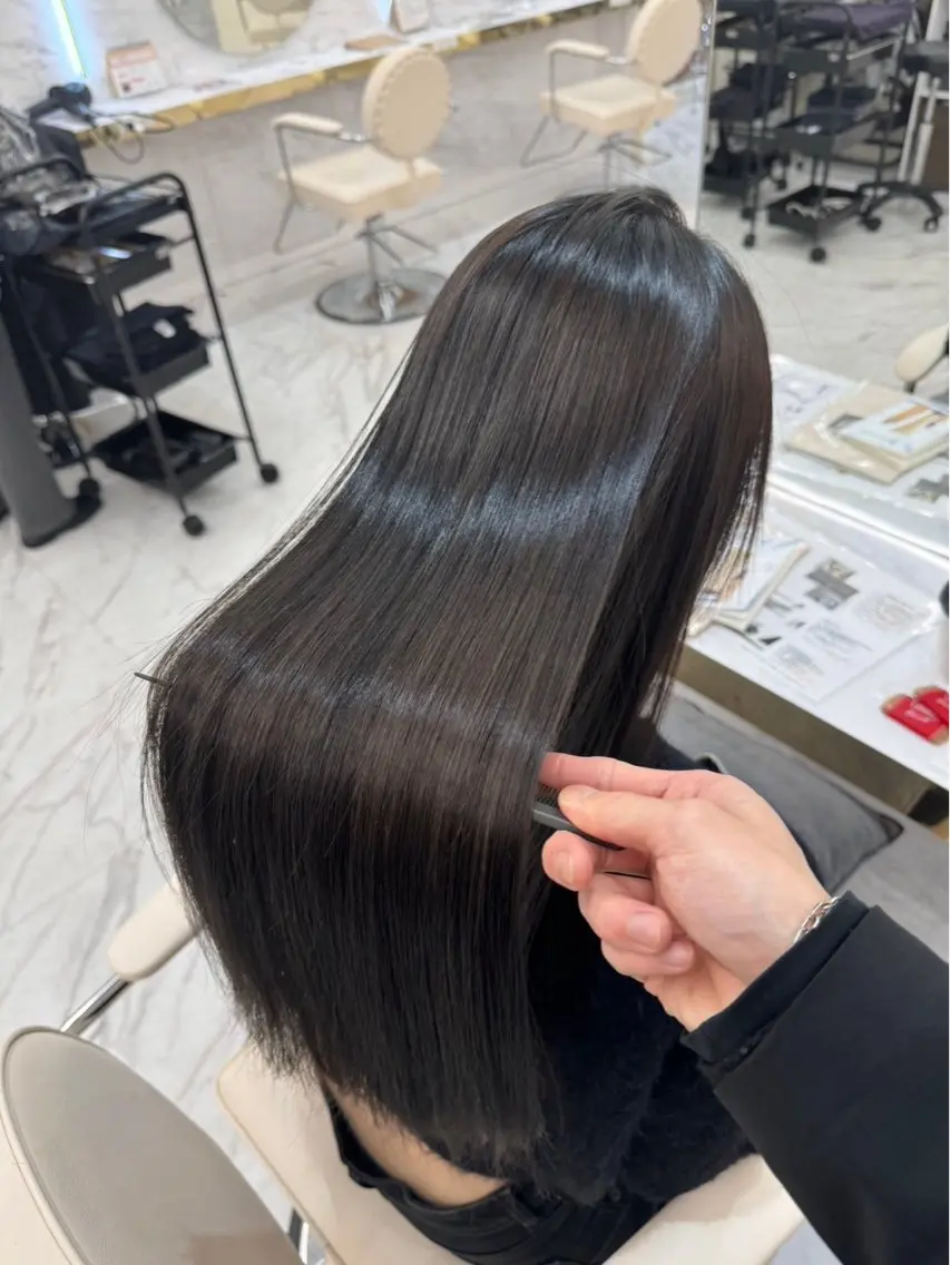 セミロング カラー ヘアカラー トリートメント 縮毛矯正🫧髪質改善 高原瑞輝のヘアスタイル