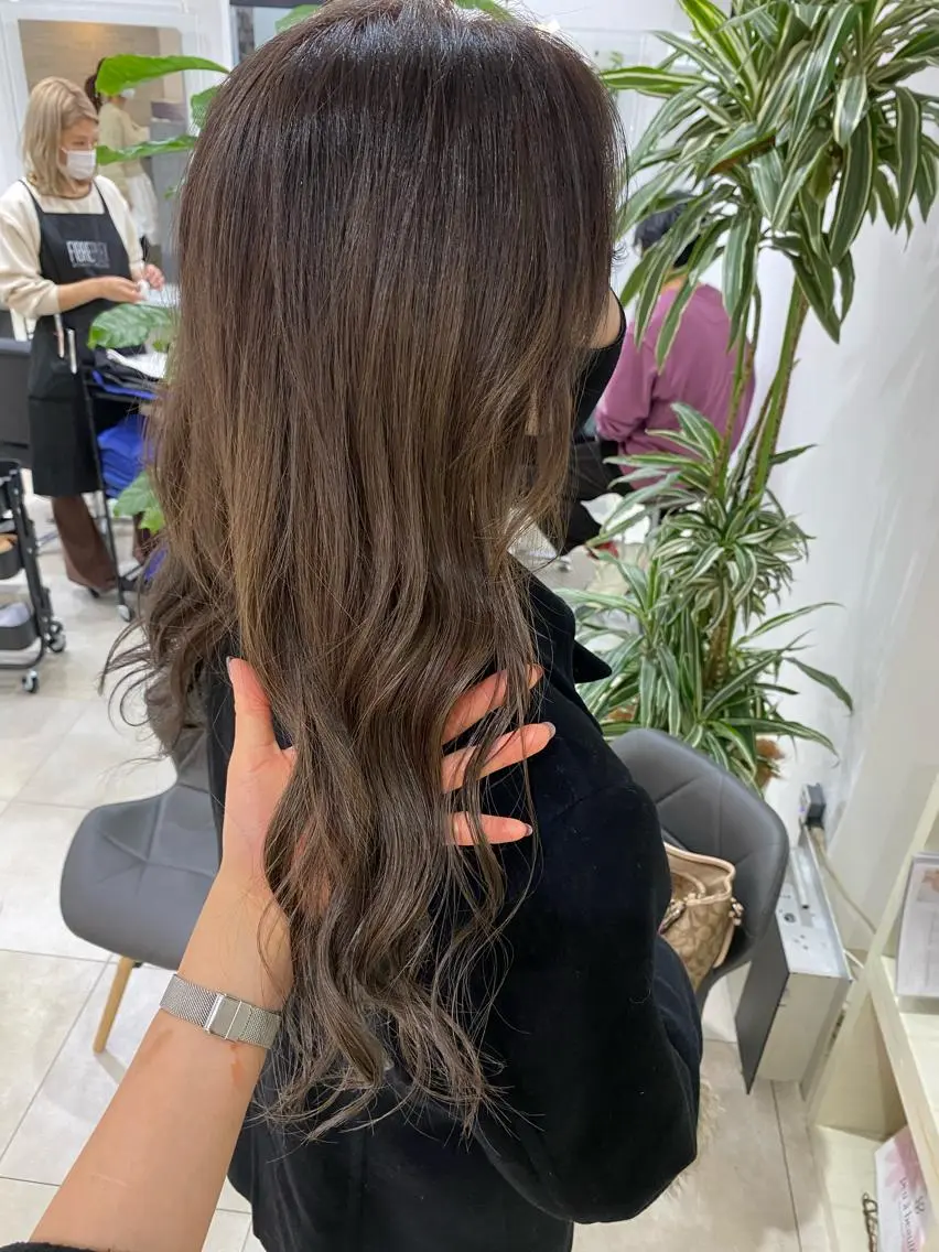 大人気カラーを使ってダブルカラーでナチュラル明るめカラーにの写真