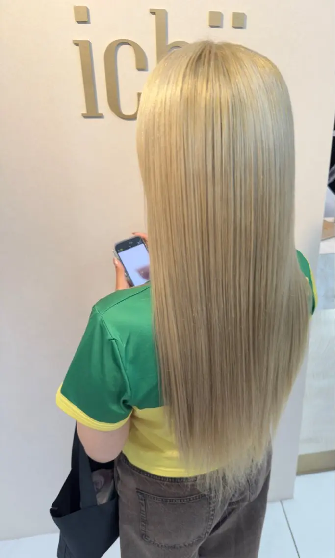 ロング カラー ブロンド ハイトーンカラー ロング Yamato 🩵のヘアスタイル
