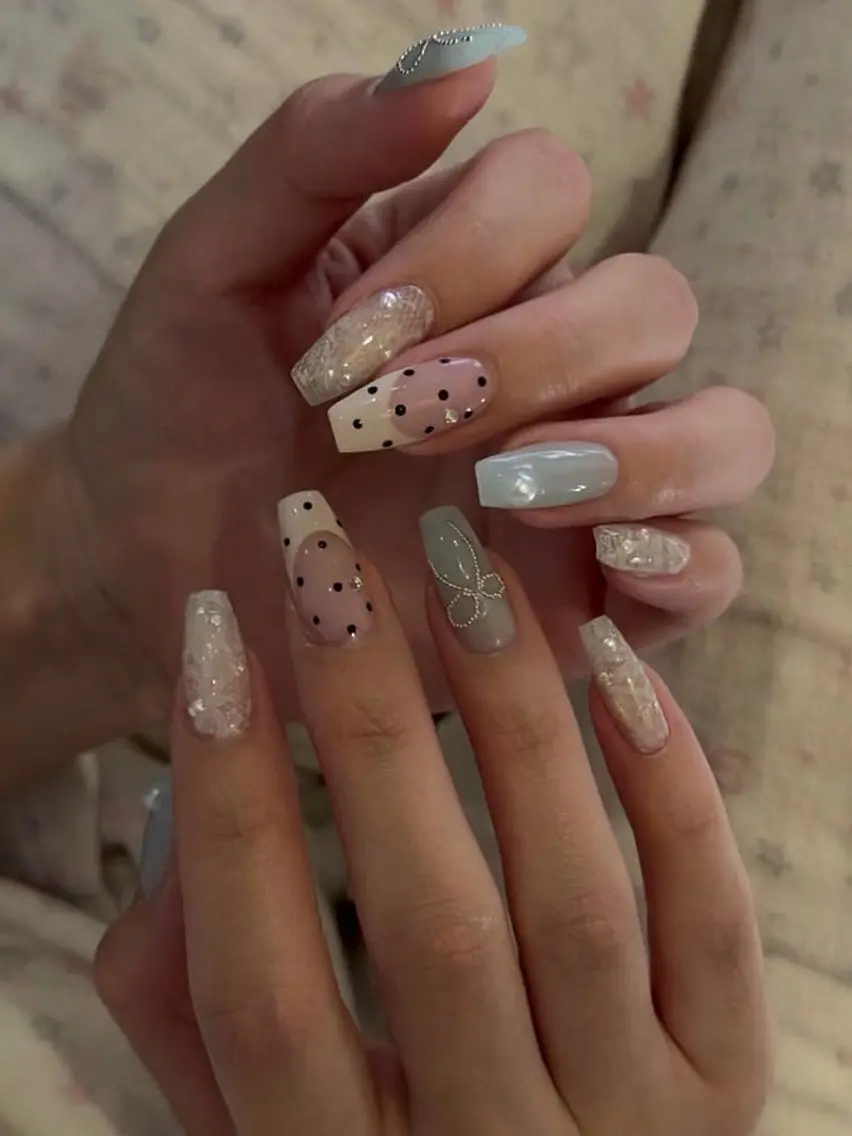ネイル チークネイル ドット フットネイル フレンチネイル グラデーション ハンドネイル ハンドケア Nihonthy Nail 新宿のネイルデザイン