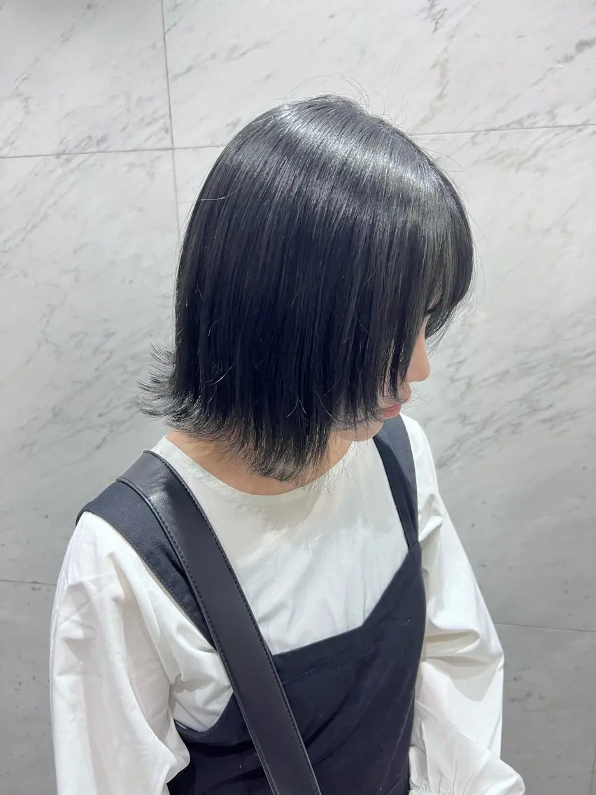 ショート カラー 透明感カラー ダークグレー カット ヘアカラー トリートメント ベイリコルド　アトリ 店長　宮城一真のヘアスタイル