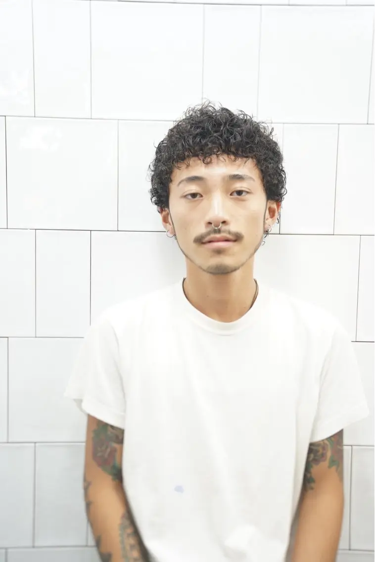 ショート パーマ メンズ カット ヘアカラー パーマ モチヅキ タツキのヘアスタイル