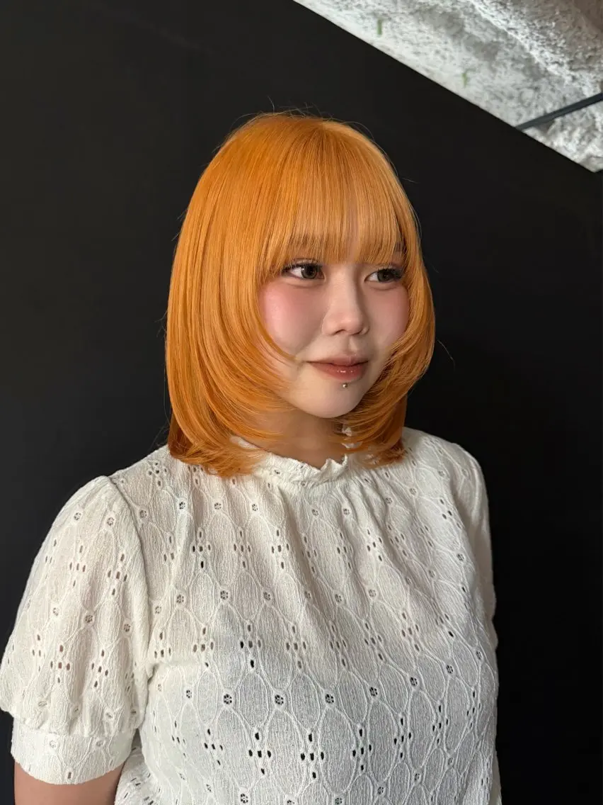 ミディアム カラー オレンジ ヘアカラー ブリーチ/エクステ/ 新宿/アリルのヘアスタイル