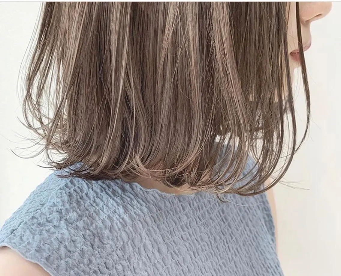 ミディアム カラー ベージュカラー ブリーチ CALM HAIRのヘアスタイル