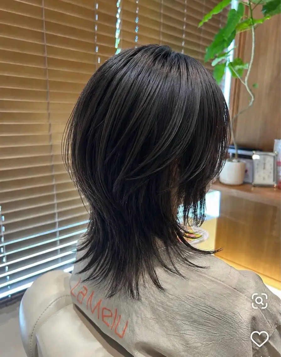 ミディアム ウルフカット XIA AIMIのヘアスタイル