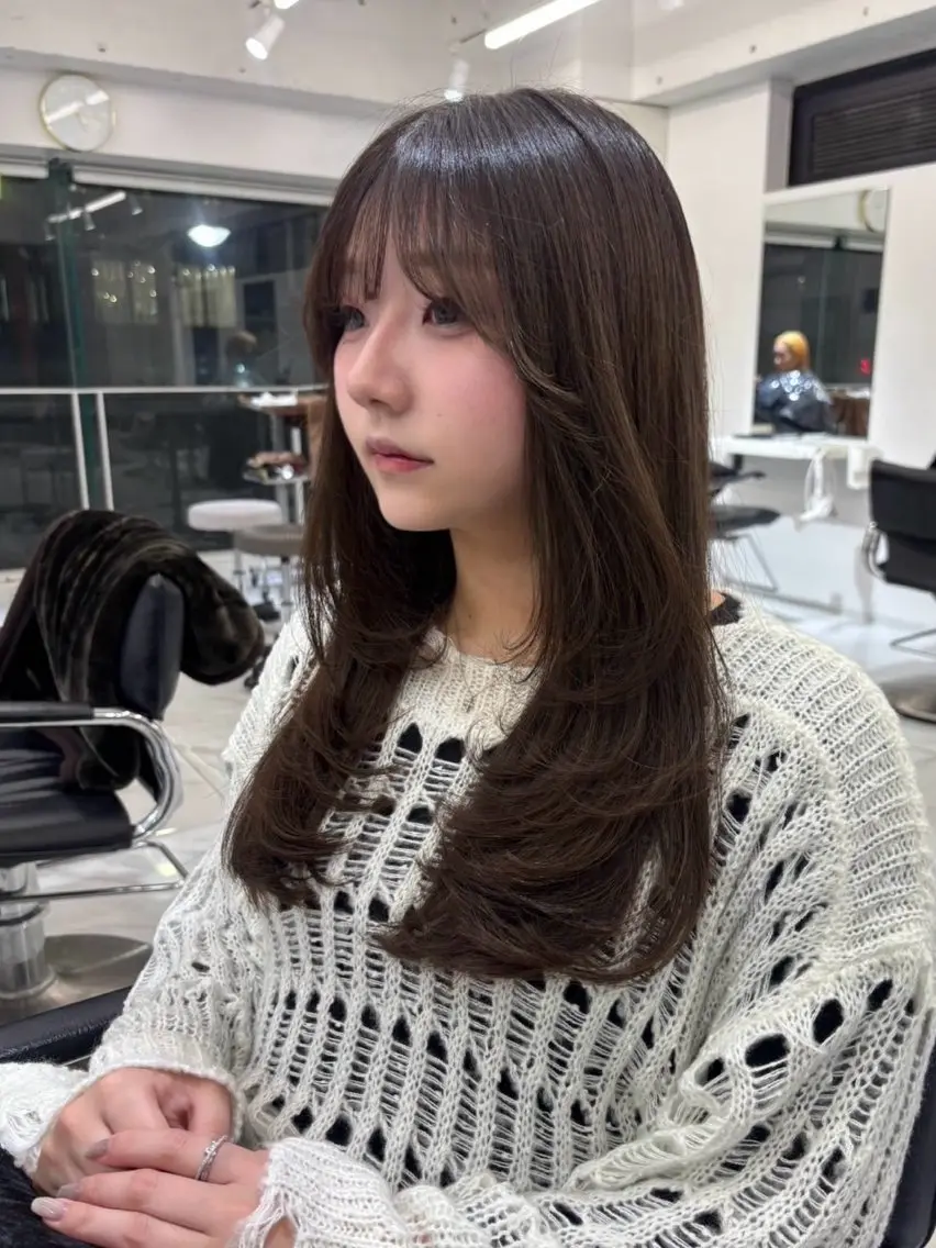 セミロング カラー オリーブカラー 韓国風ヘア レイヤーカット カット ヘアカラー 🩶大人韓国ヘア 渋谷/Satsukiのヘアスタイル