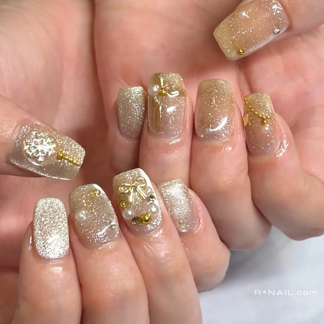 ネイル マグネットネイル 冬ネイル クリスマス ハンドネイル Riona / R*NAIL.comのネイルデザイン