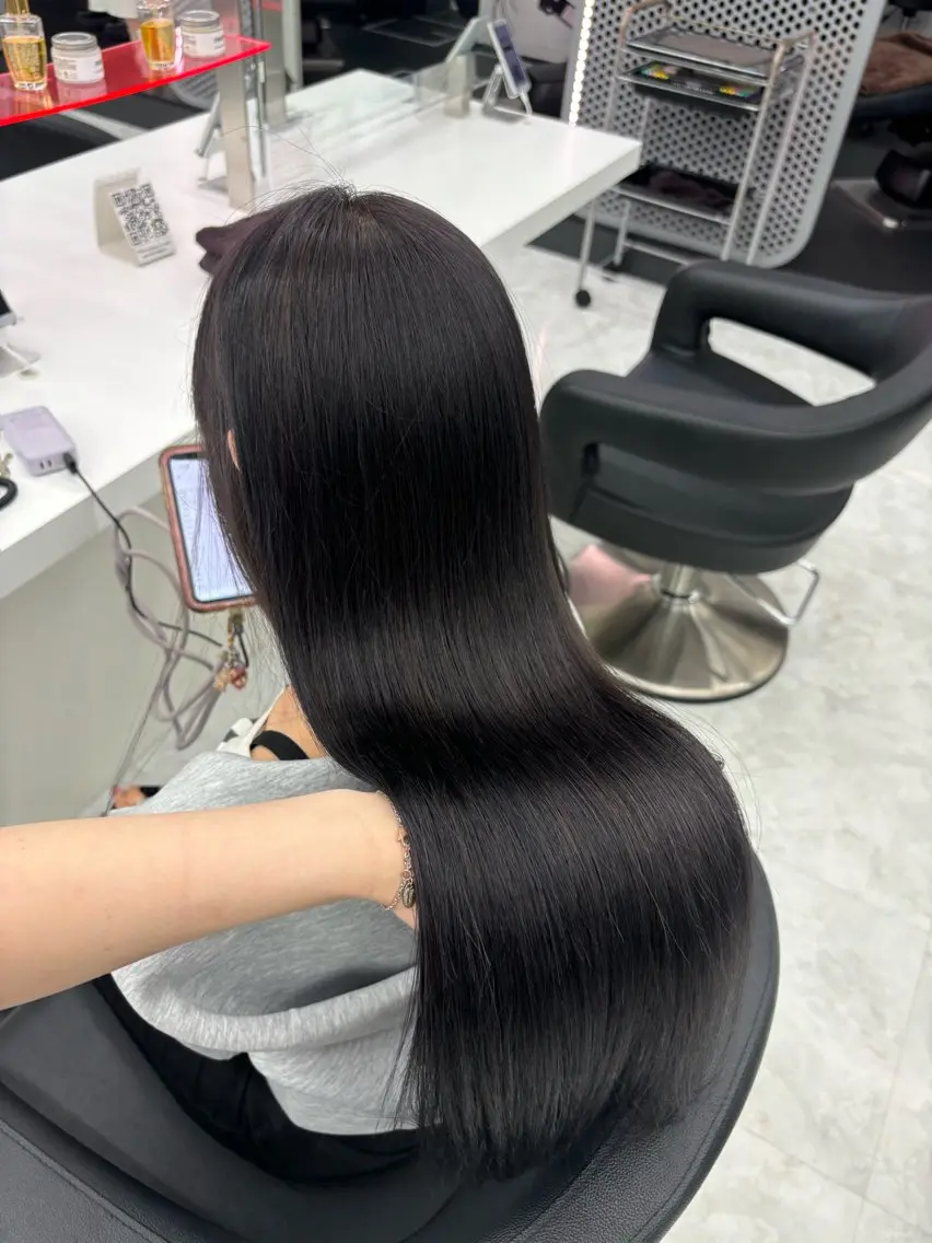 ロング カラー 抜け感レイヤー︴ ニュアンスカラーのヘアスタイル