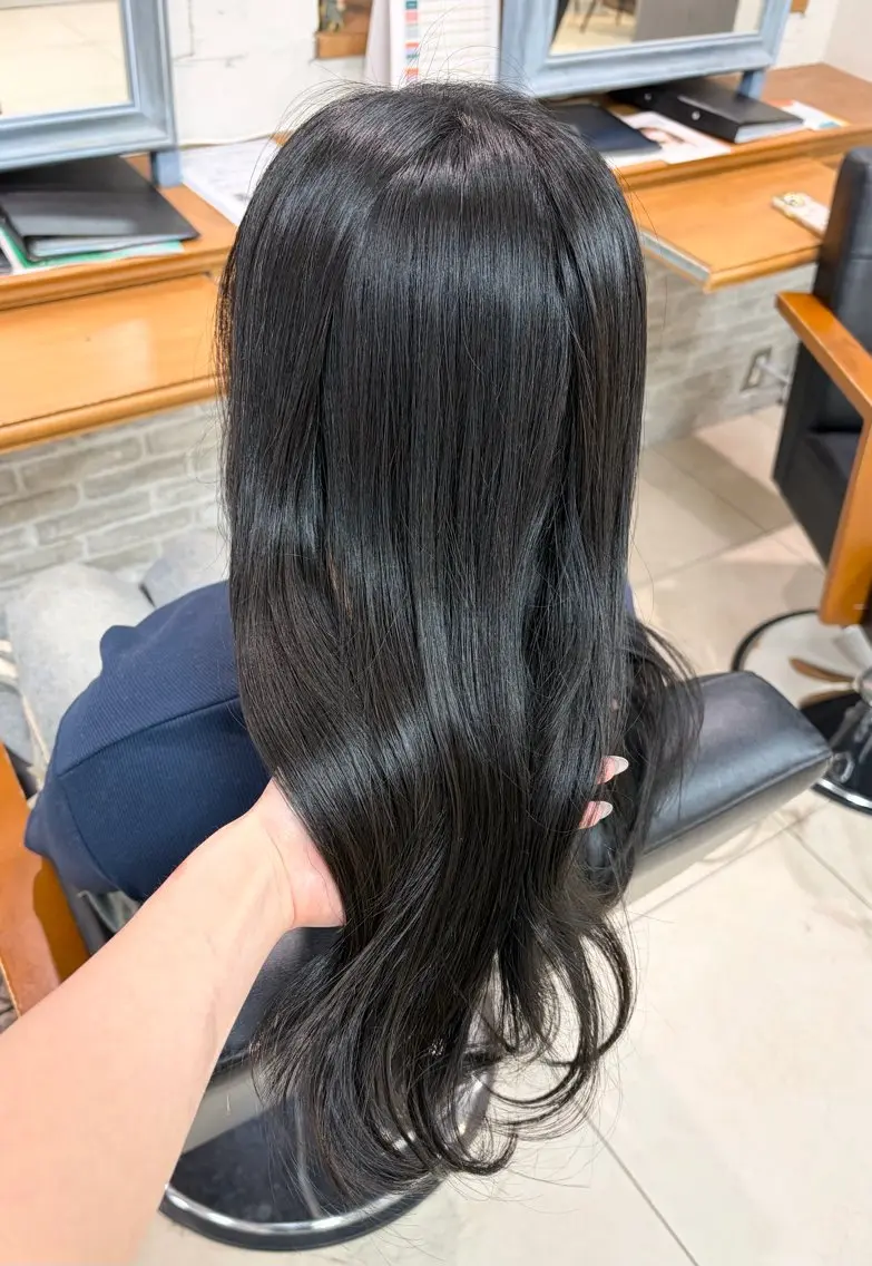 カラー 透明感カラー🎀／ 寒色カラー／マツエクのヘアスタイル
