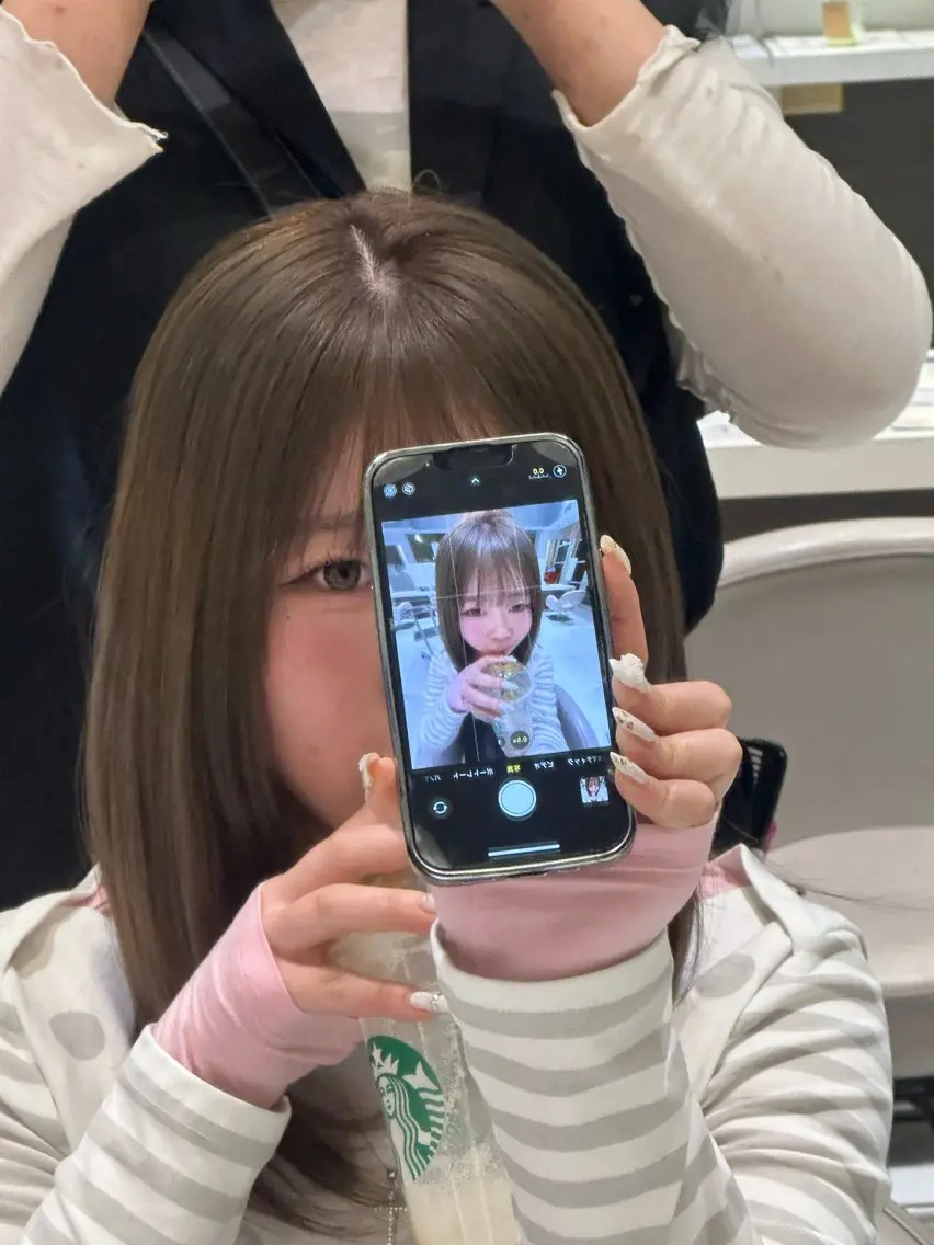セミロング カラー ヘアアレンジ アッシュ アッシュブラウン ブリーチ ブラウンカラー 透明感カラー 矢代 さくらのヘアスタイル