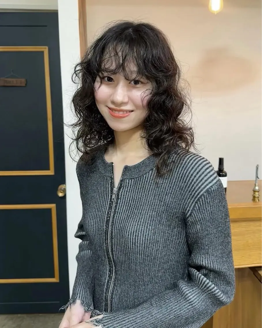 ミディアム ミディアムパーマ レイヤーカット カット トリートメント NAGISA 🎀透明感カラー🎀のヘアスタイル