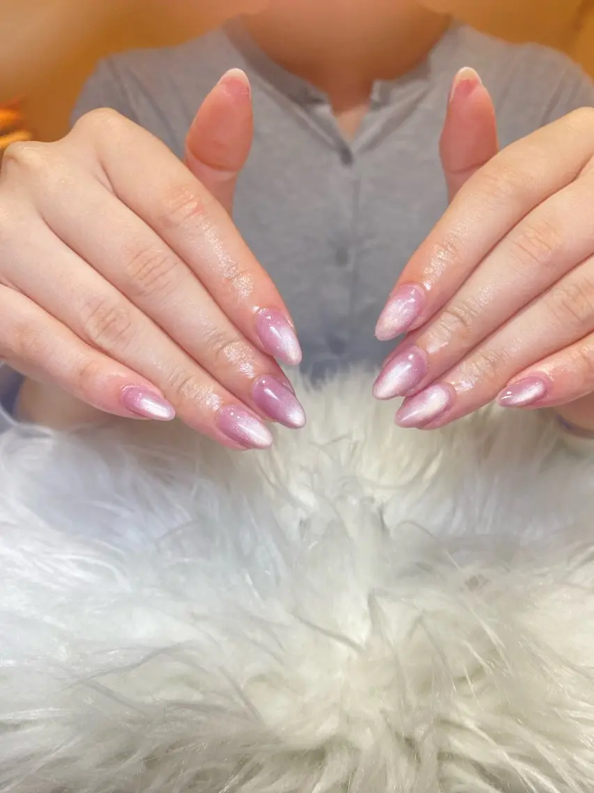ミディアム Anmi Nailsのネイルデザイン