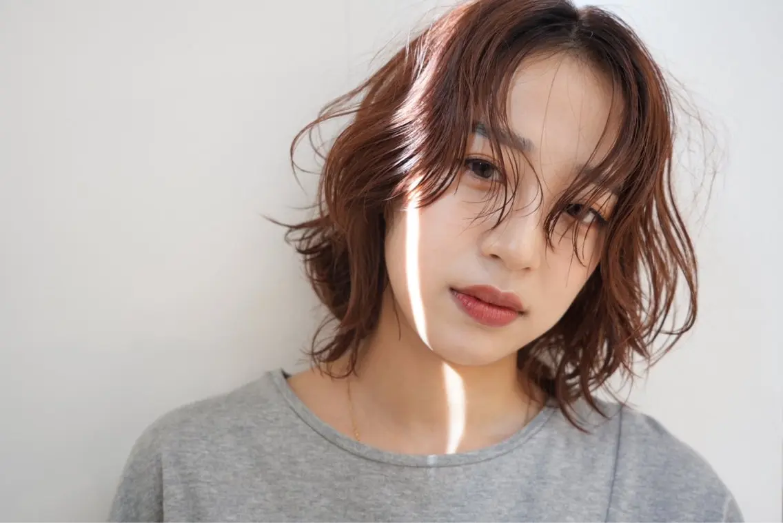 ミディアム レイヤー/エクステ Veluaのヘアスタイル